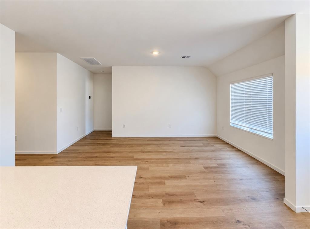 16313 Maroon Drive Property Photo 6