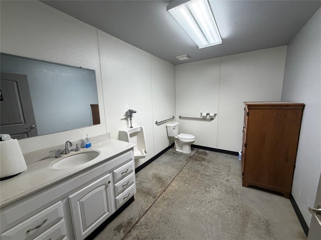 8725 Ne 23rd Street Property Photo 7