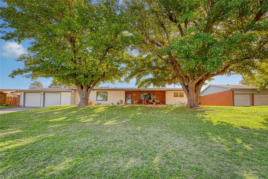 903 S Cearlock Avenue Property Photo 1