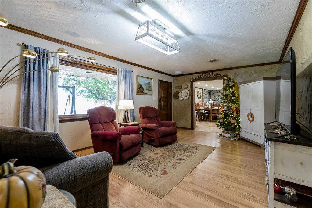903 S Cearlock Avenue Property Photo 7
