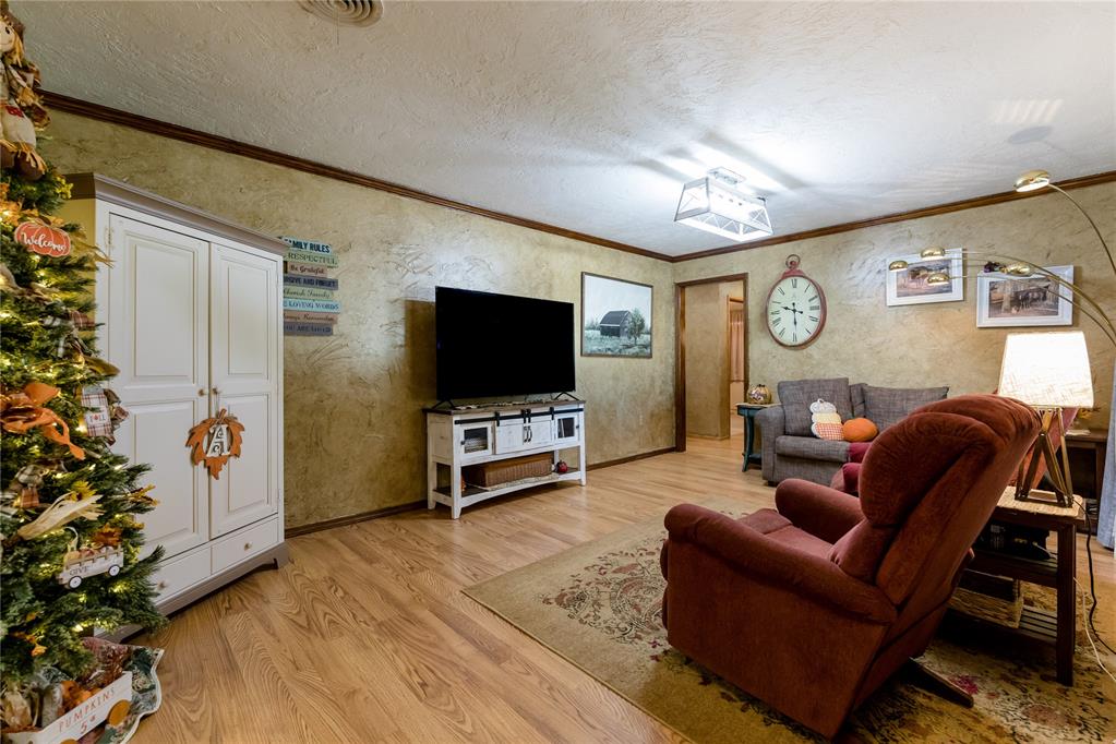 903 S Cearlock Avenue Property Photo 8