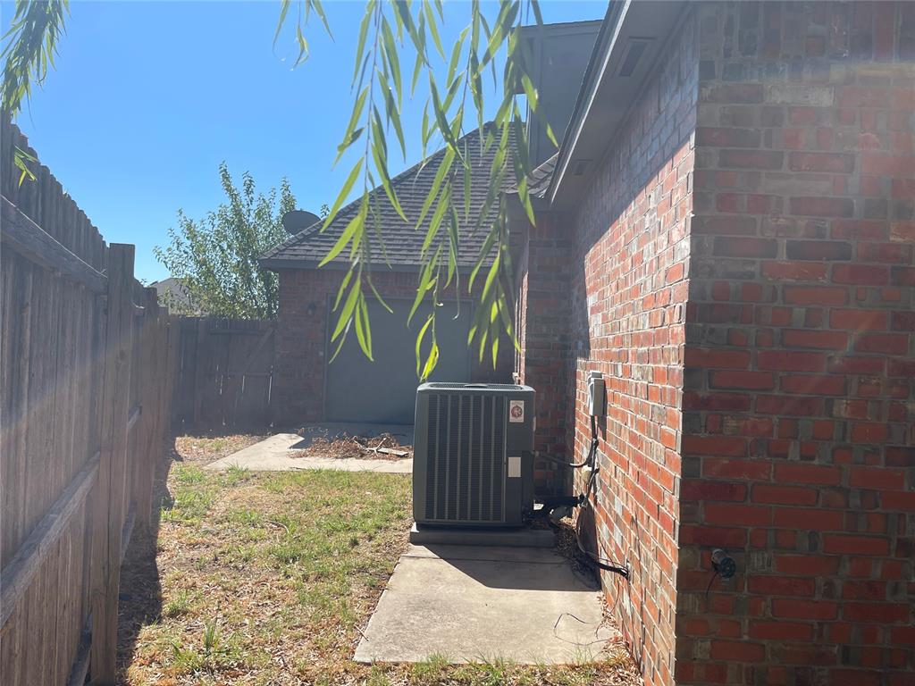 14717 S Broadway Avenue Property Photo 2