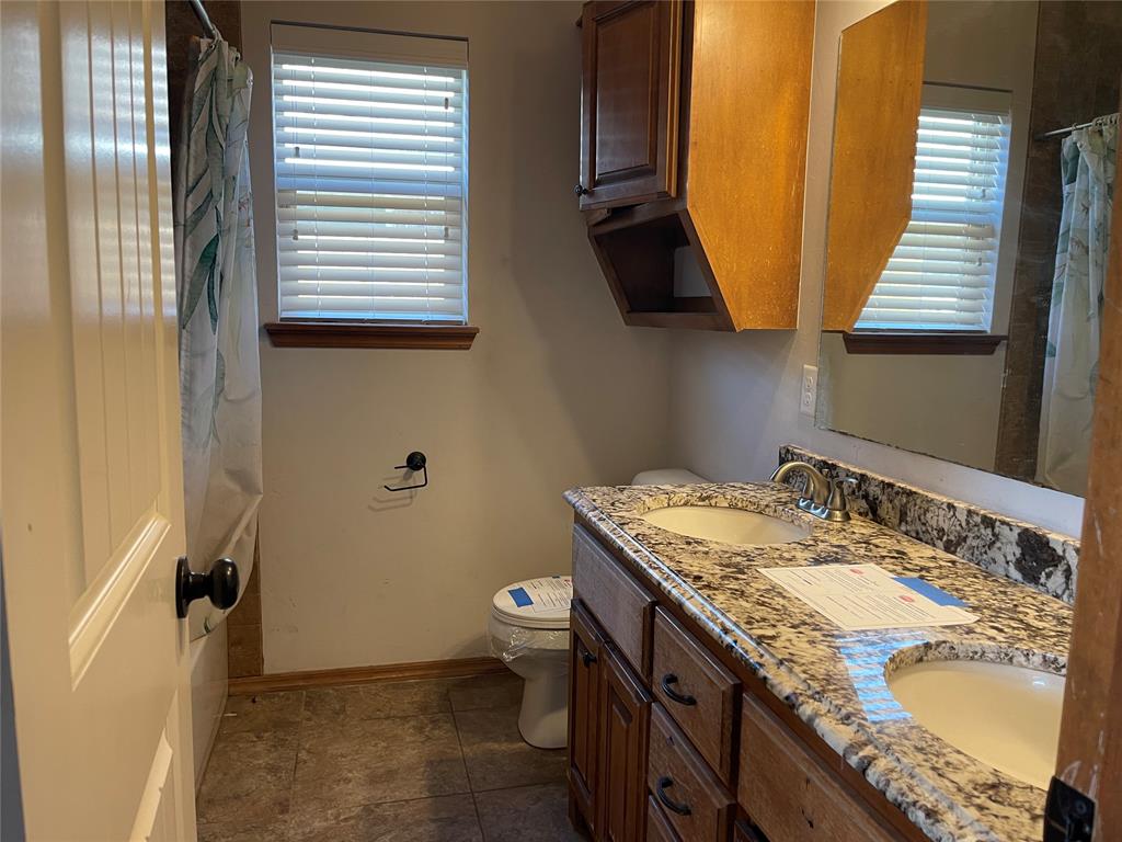 14717 S Broadway Avenue Property Photo 8