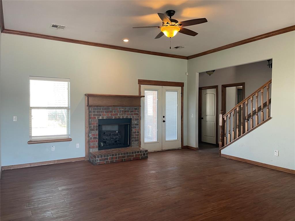 14717 S Broadway Avenue Property Photo 10