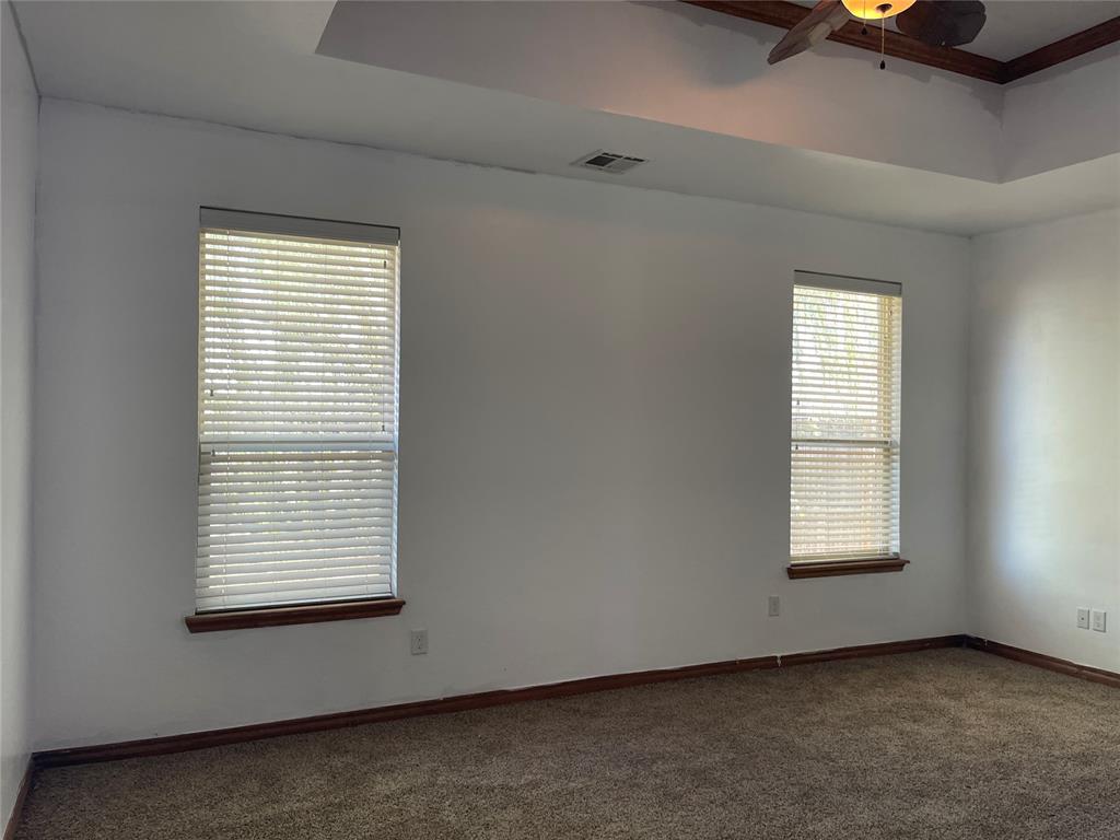 14717 S Broadway Avenue Property Photo 11