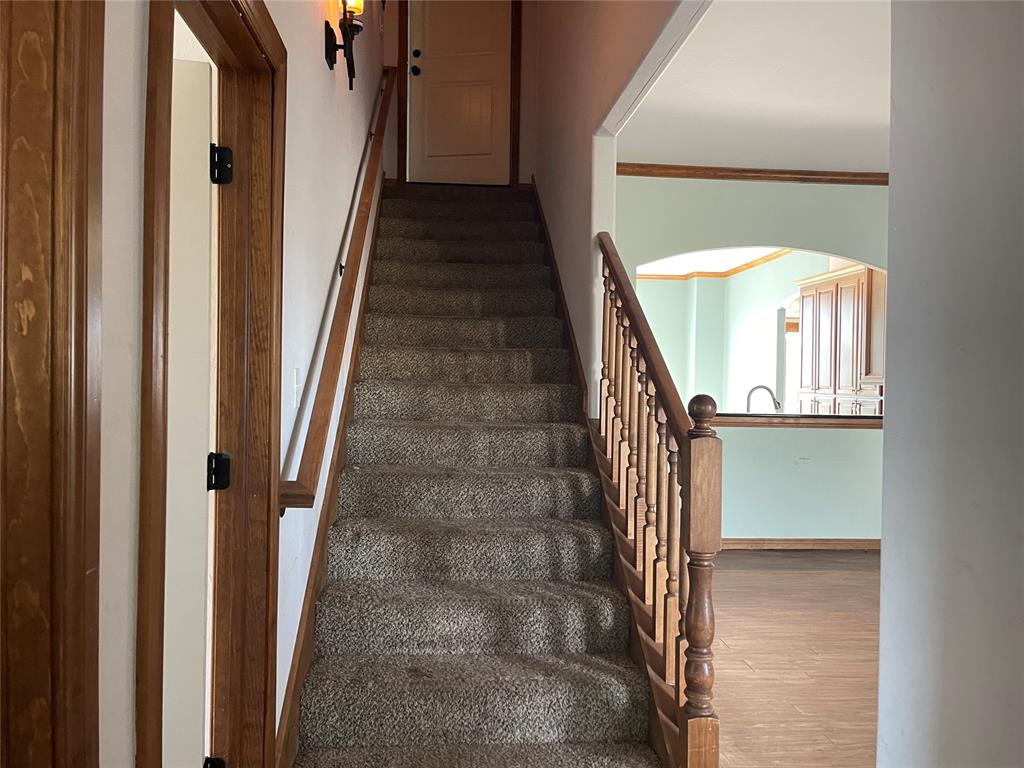 14717 S Broadway Avenue Property Photo 14