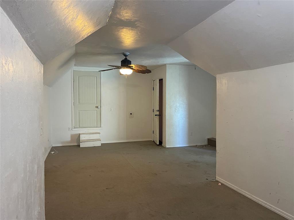 14717 S Broadway Avenue Property Photo 17