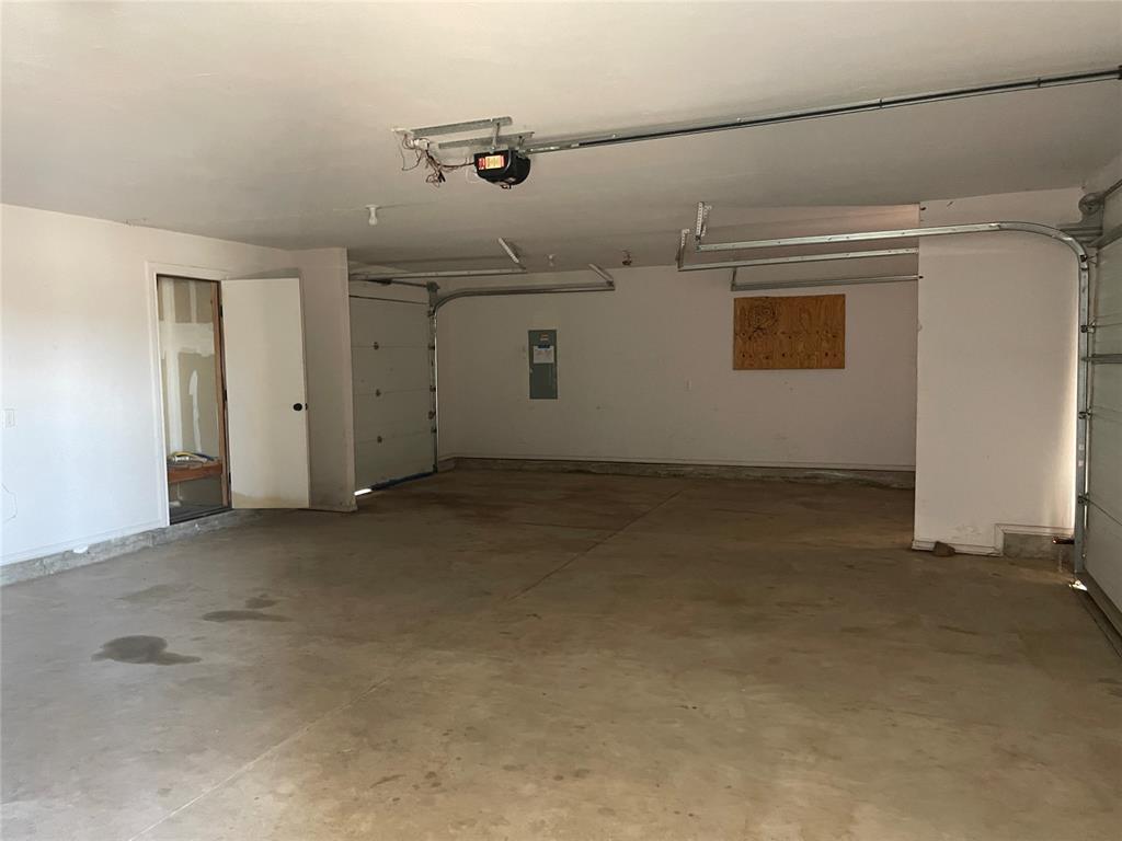 14717 S Broadway Avenue Property Photo 25