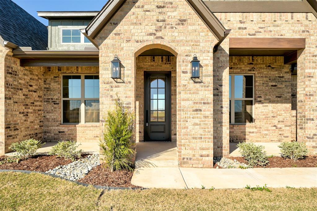 5721 Red Valley Drive Property Photo 3