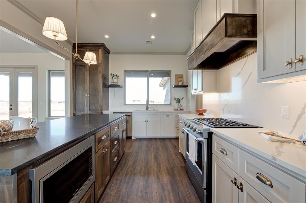 5721 Red Valley Drive Property Photo 11