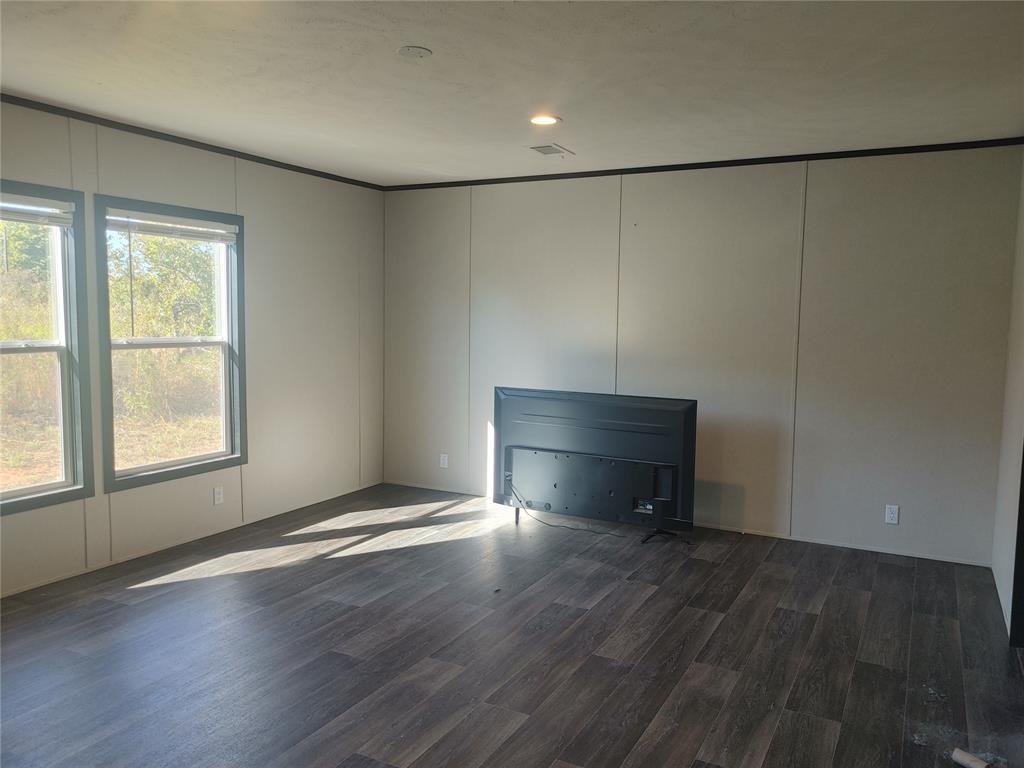 4001 N Oak Grove Road Property Photo 2