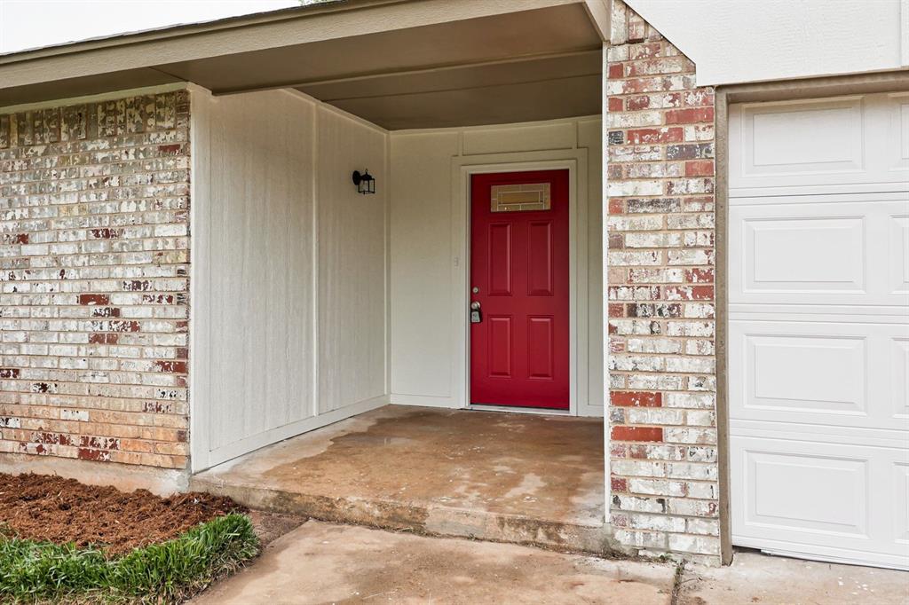 2712 Clover Glen Drive Property Photo 5