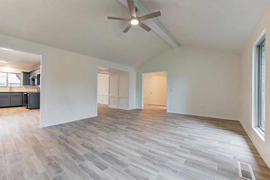 2712 Clover Glen Drive Property Photo 9
