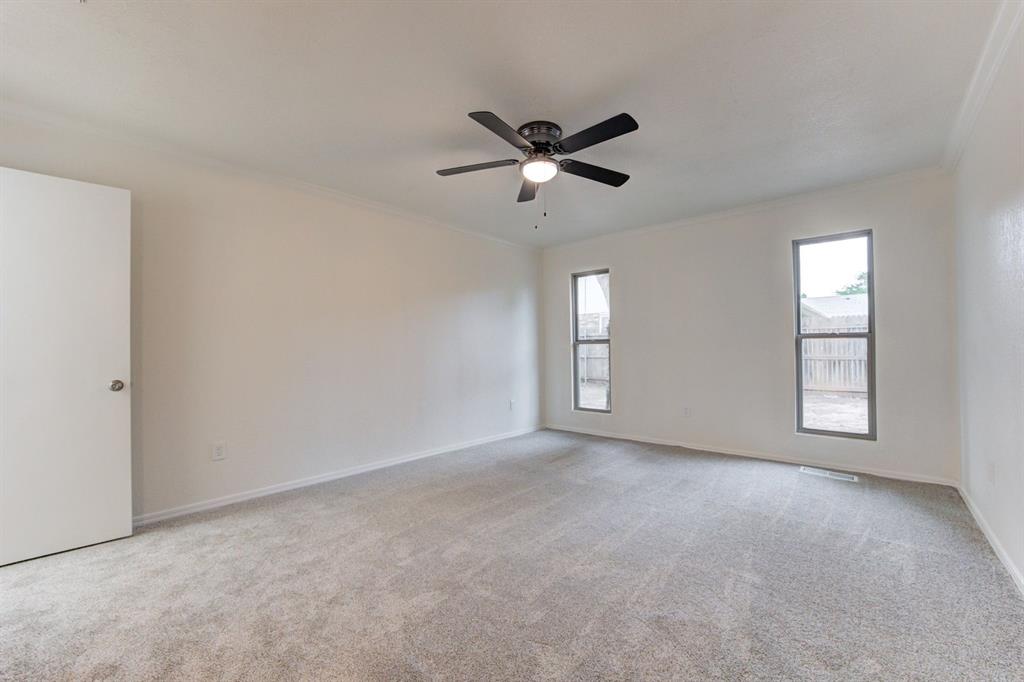 2712 Clover Glen Drive Property Photo 24