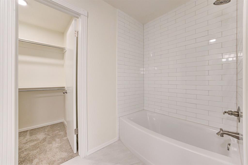 2712 Clover Glen Drive Property Photo 29