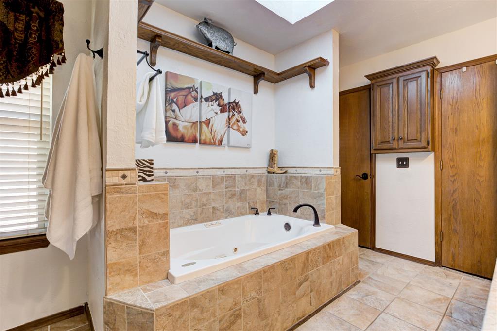 12208 Cantle Road Property Photo 25