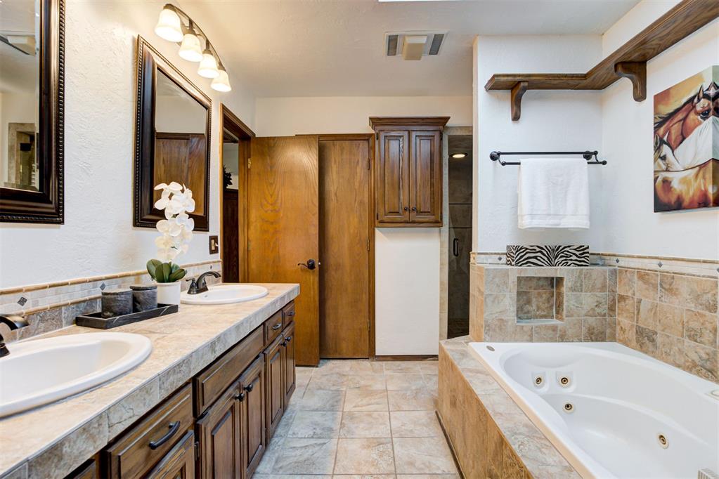 12208 Cantle Road Property Photo 28