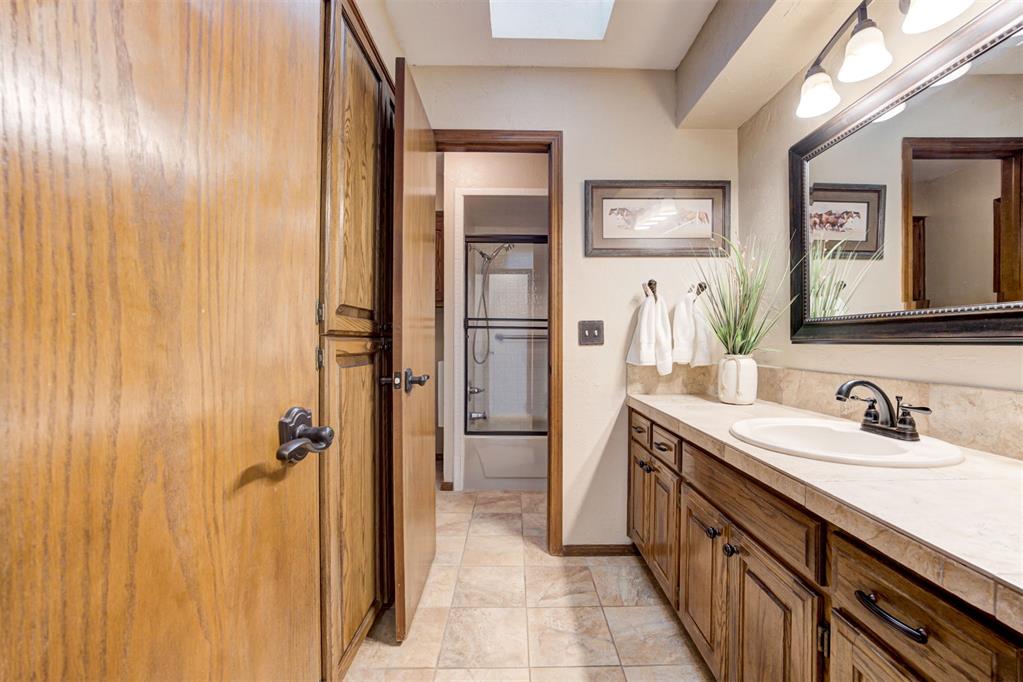 12208 Cantle Road Property Photo 32