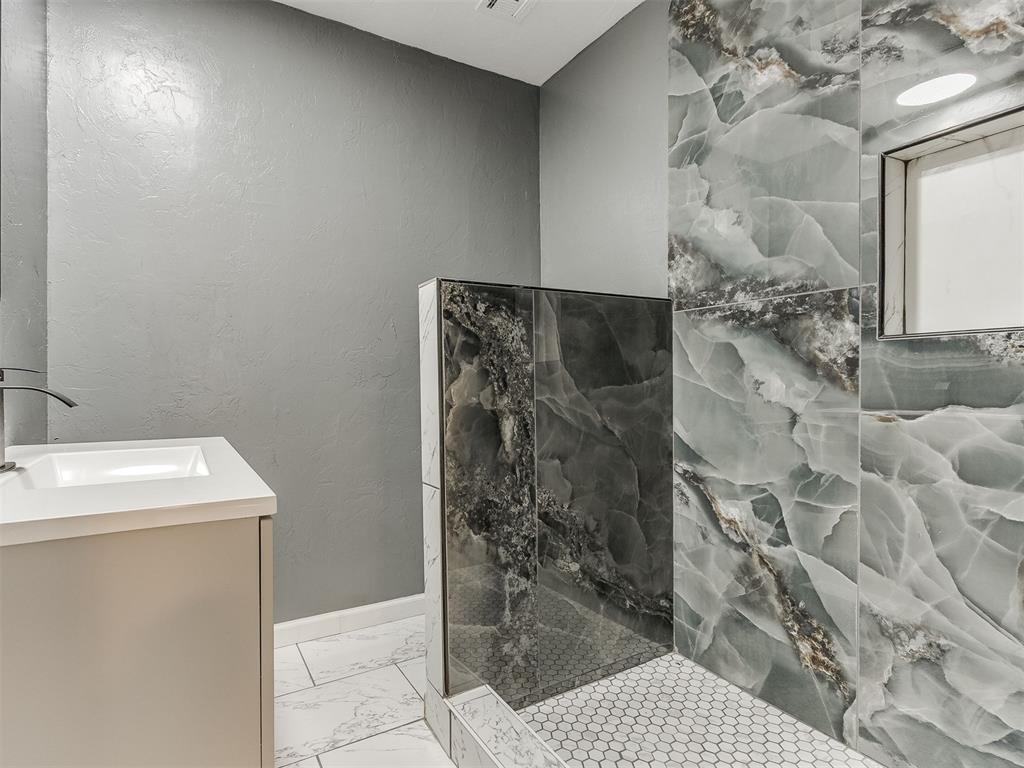 1305 Juniper Circle Property Photo 8