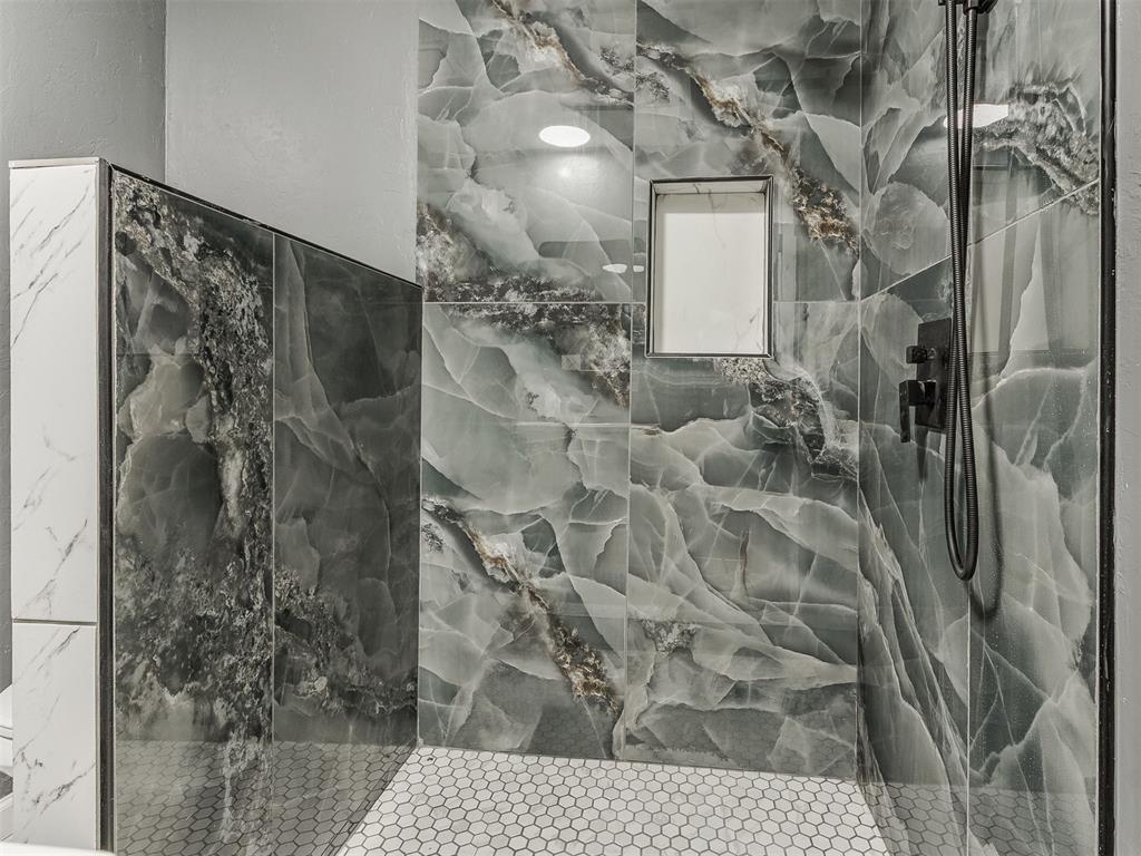 1305 Juniper Circle Property Photo 14