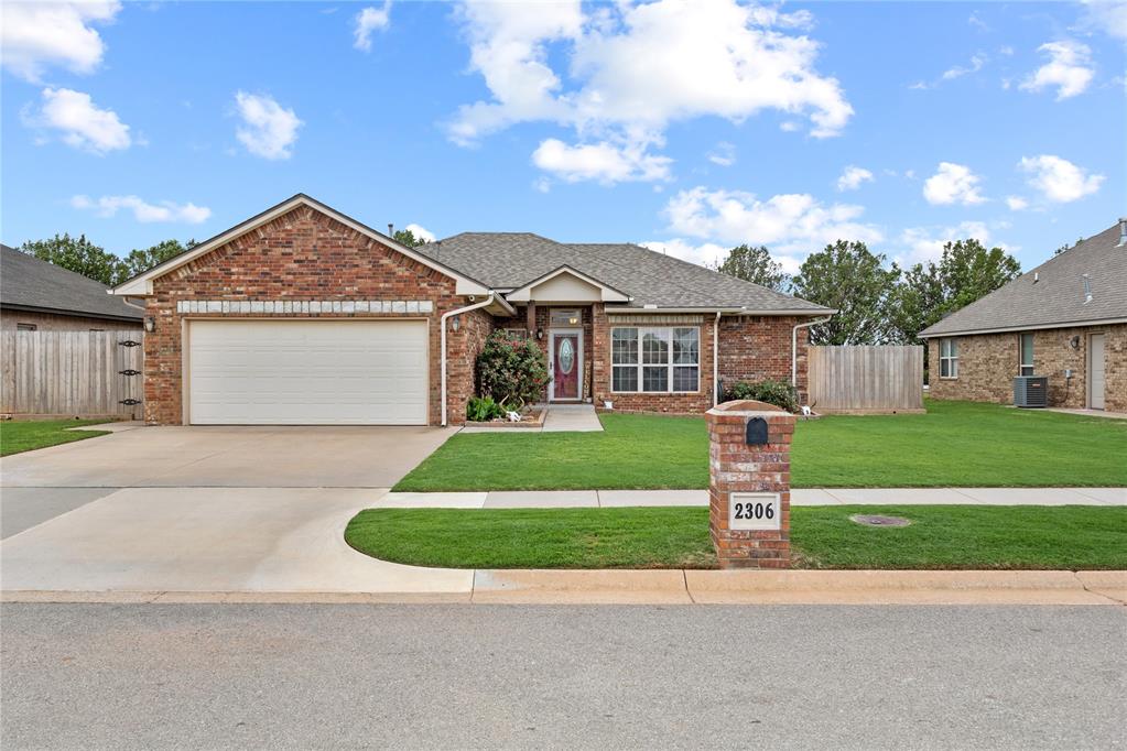2306 Woodland Way Property Photo 1