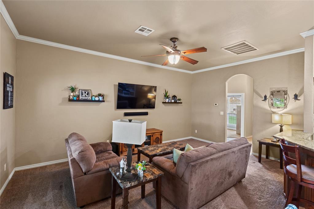 2306 Woodland Way Property Photo 6