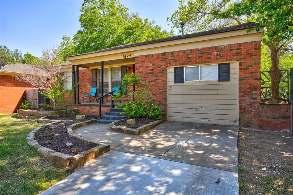 1824 Andover Court Property Photo 2