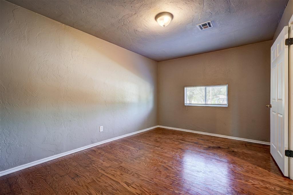 1824 Andover Court Property Photo 5