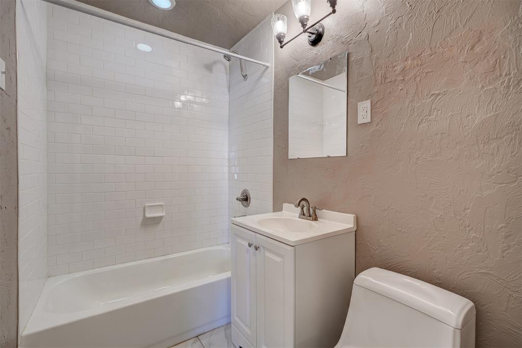 1824 Andover Court Property Photo 16