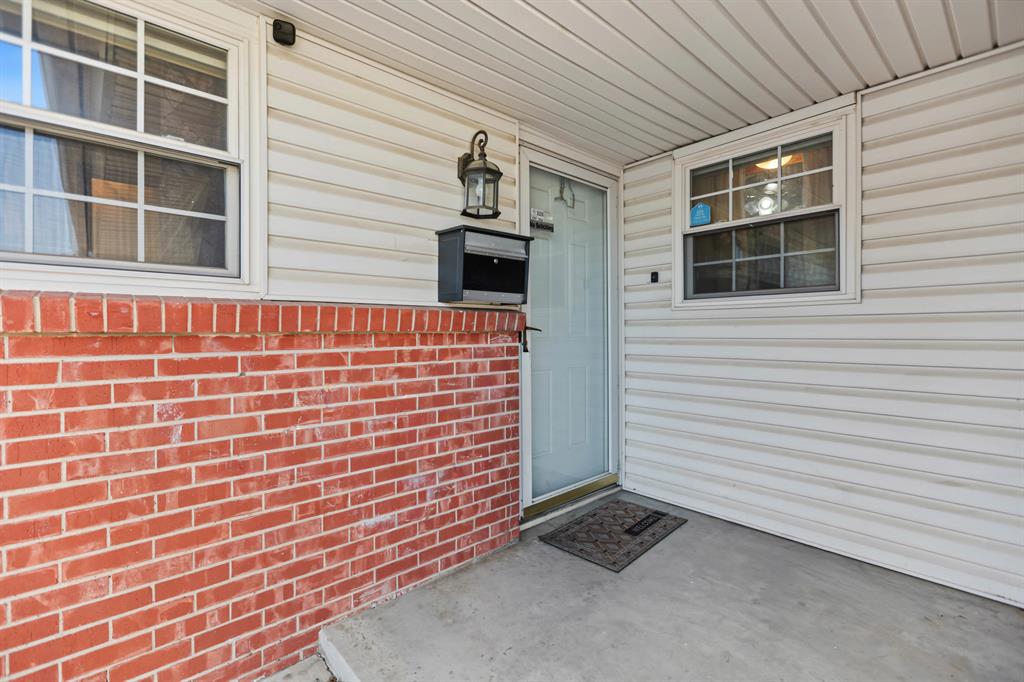 2524 Sw 66th Street Property Photo 3