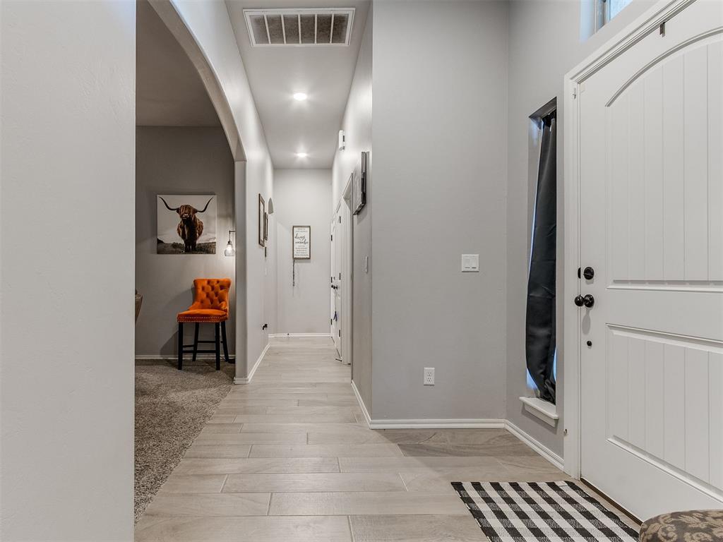 6949 Whirlaway Run Property Photo 4