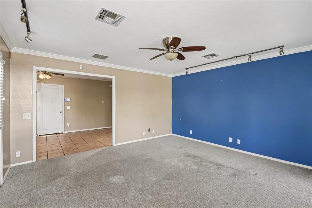 5001 N Vermont Avenue Property Photo 12