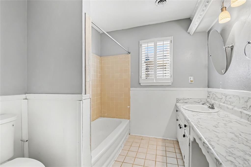5001 N Vermont Avenue Property Photo 21