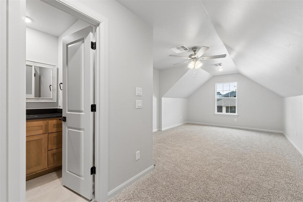 2132 Santa Monica Street Property Photo 14