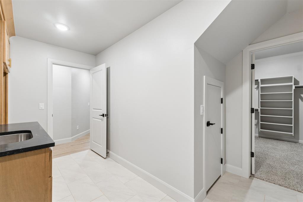 2132 Santa Monica Street Property Photo 24