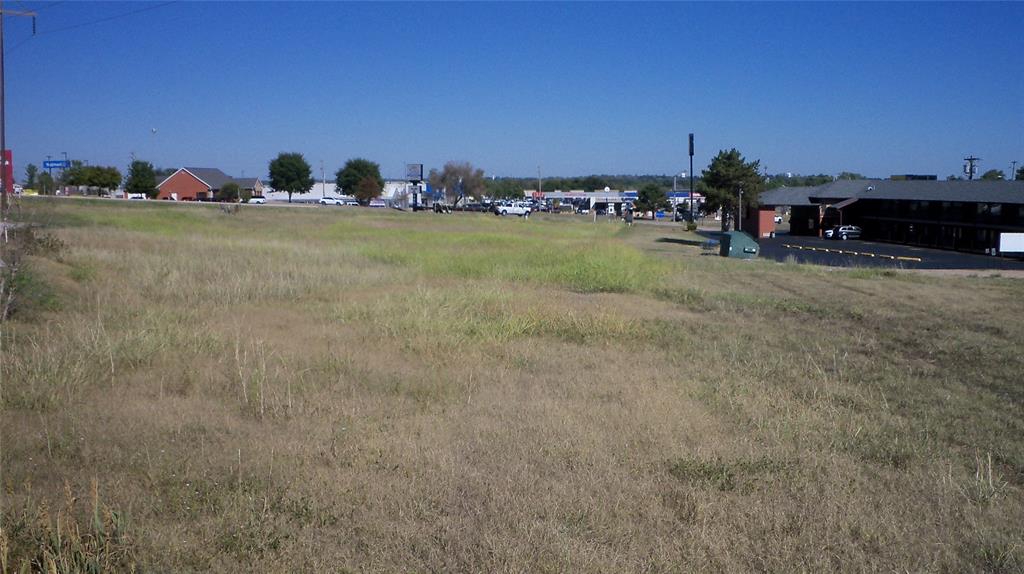 2215 S Weedn Boulevard Property Photo 1