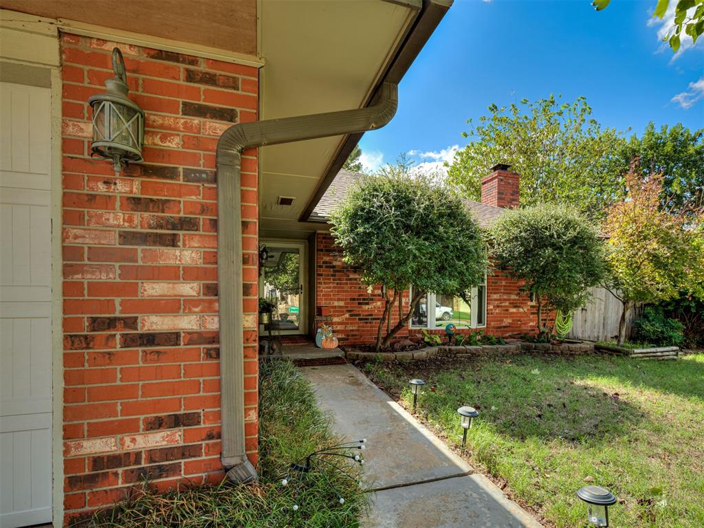 2336 Appleway Street Property Photo 4