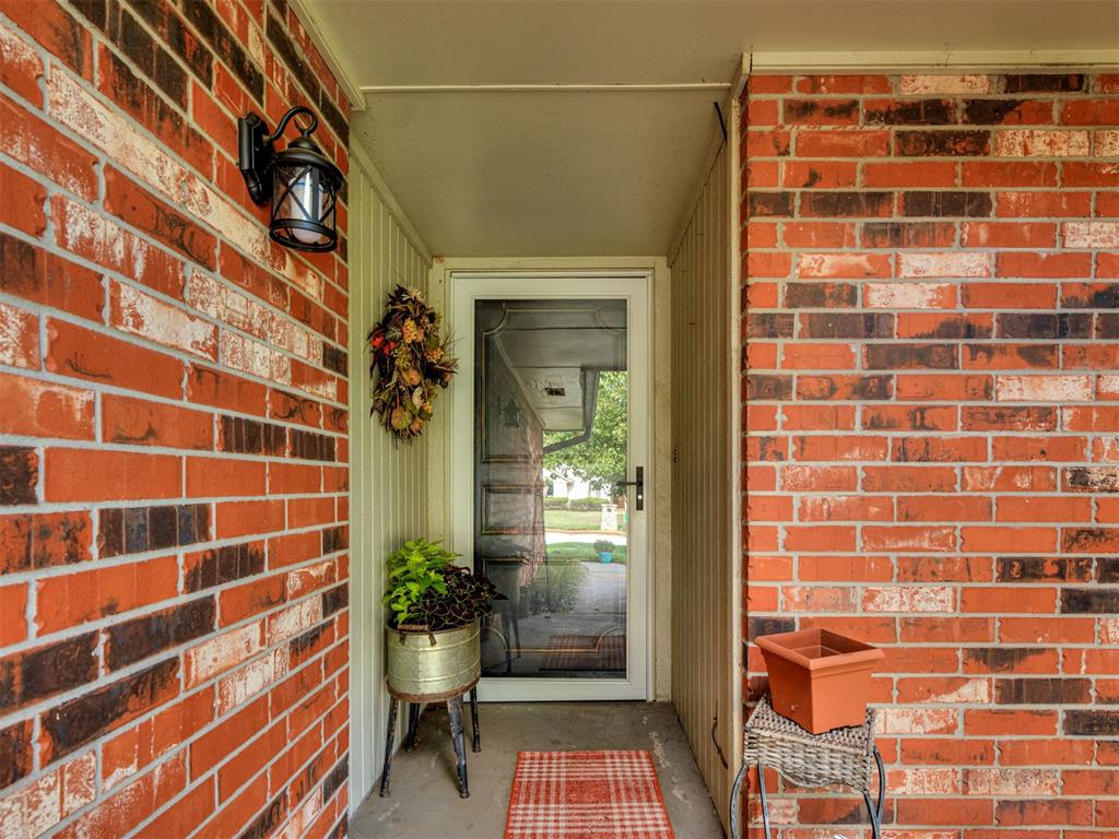 2336 Appleway Street Property Photo 5