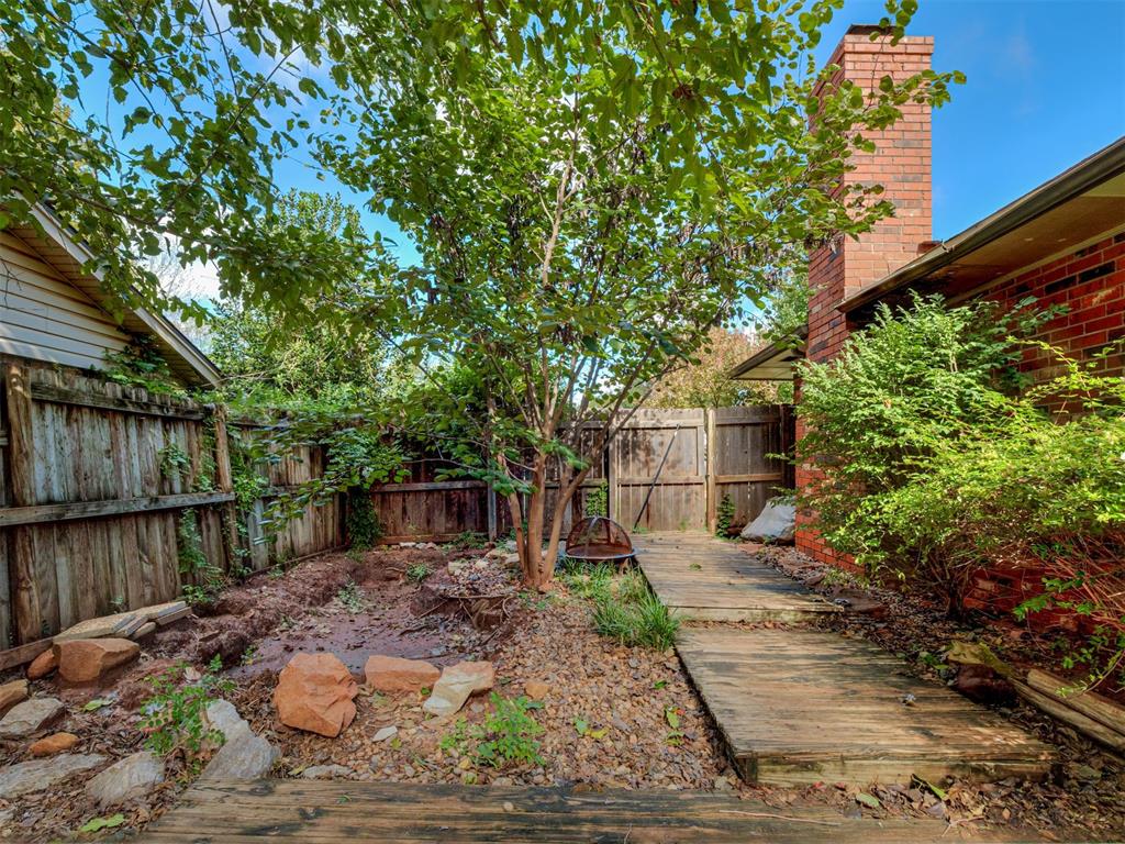 2336 Appleway Street Property Photo 38