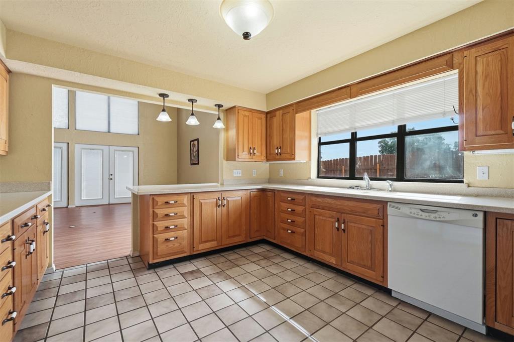 1011 Mockingbird Lane Property Photo 13