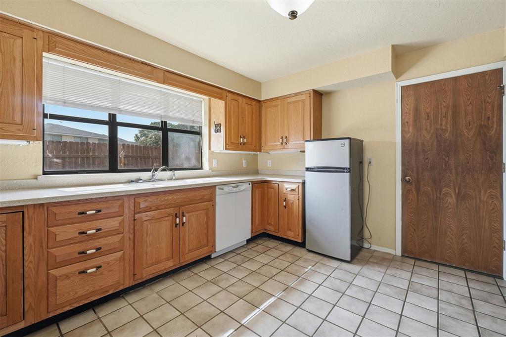 1011 Mockingbird Lane Property Photo 14