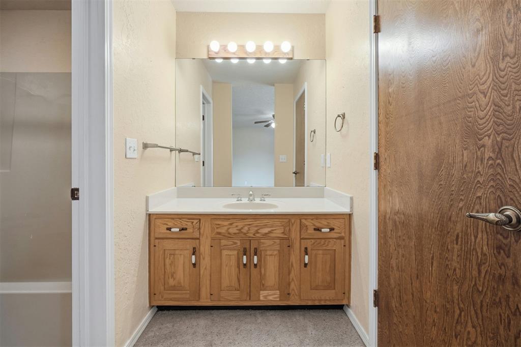 1011 Mockingbird Lane Property Photo 35