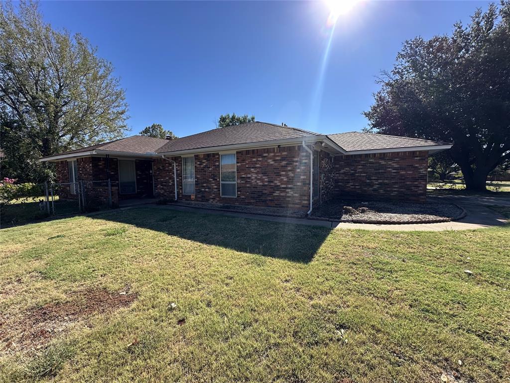 1112 Val Genes Road Property Photo 1