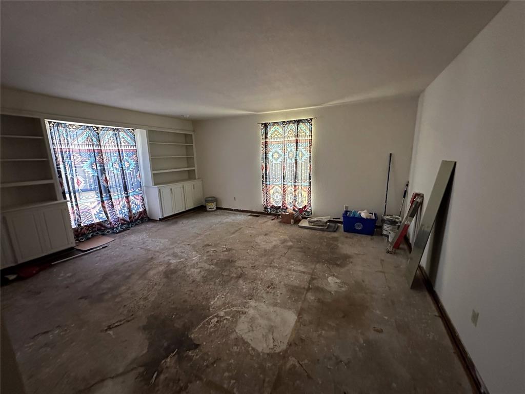 1112 Val Genes Road Property Photo 2