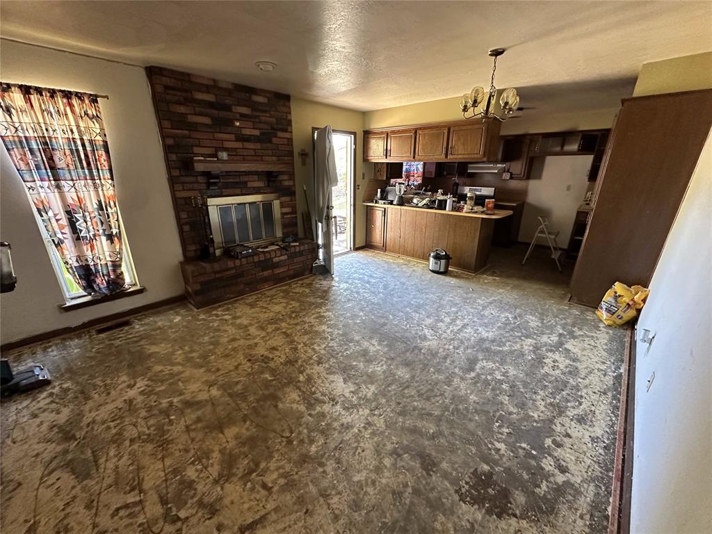 1112 Val Genes Road Property Photo 3