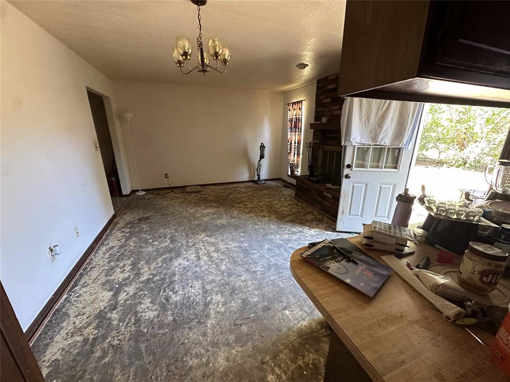 1112 Val Genes Road Property Photo 4