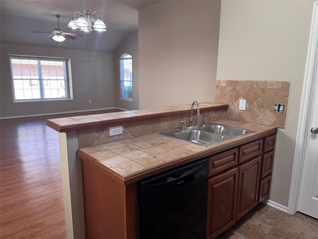 12701 Edison Drive Property Photo 9