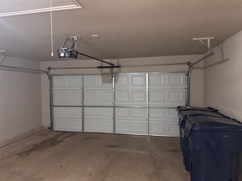12701 Edison Drive Property Photo 10