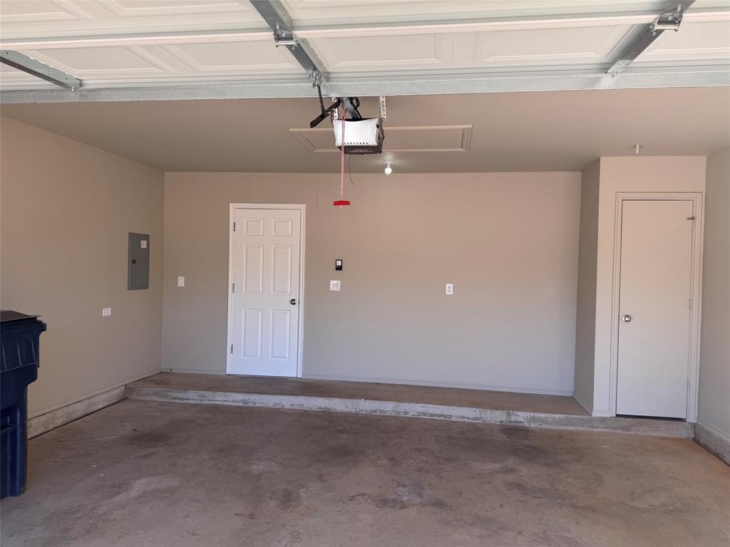 12701 Edison Drive Property Photo 12