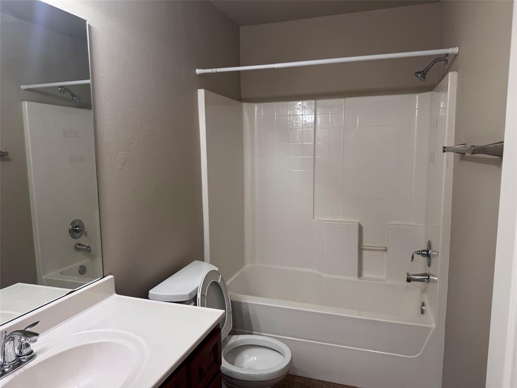 12701 Edison Drive Property Photo 16
